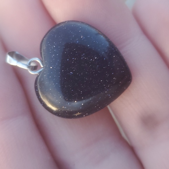 New Blue Sunstone Sandstone Heart Shaped Pendant. - Picture 13 of 16